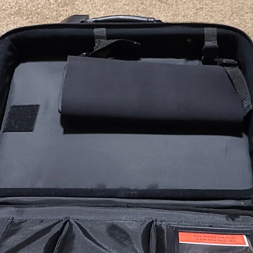 Lenovo ThinkPad laptop carry bag, black